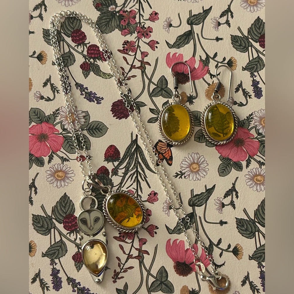 Set Owl 🦉 necklace & earrings yellow glass cabochon pendant & drop pierced hook